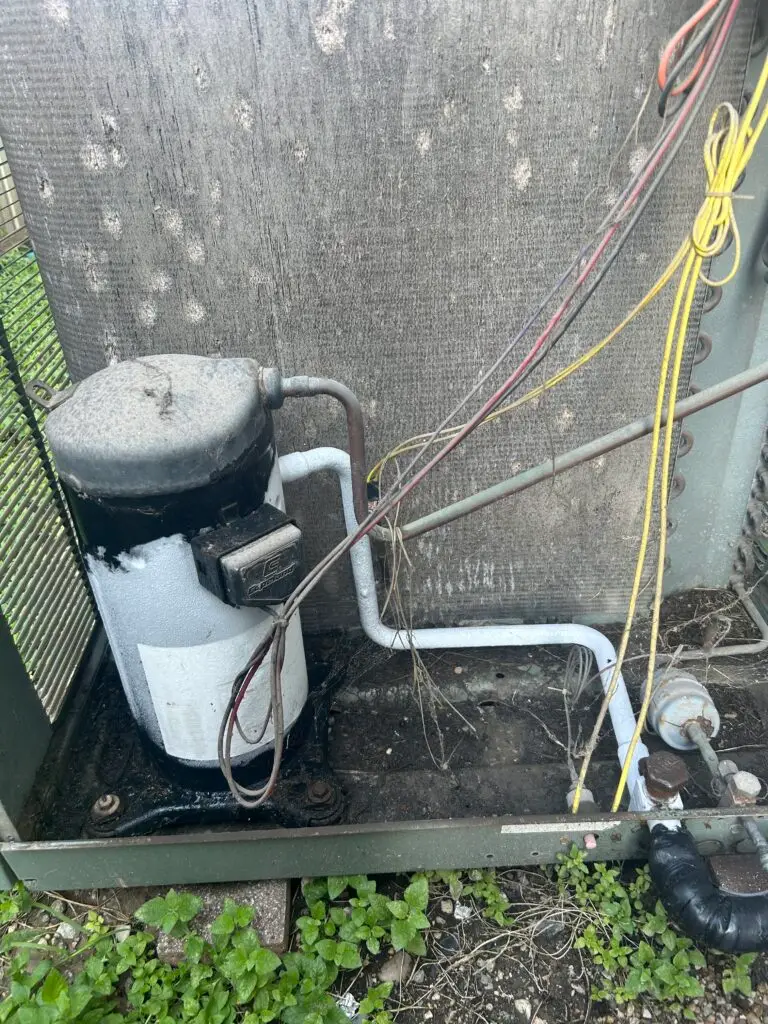 Freezing AC unit with a frozen compressor